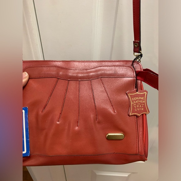 OFFERS??? Stein of Montreal TRUE Vintage Red Crossbody - Picture 6 of 10